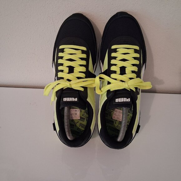 Puma Future Riders Black and Neon Size 8 #373383-01 - Picture 4 of 11